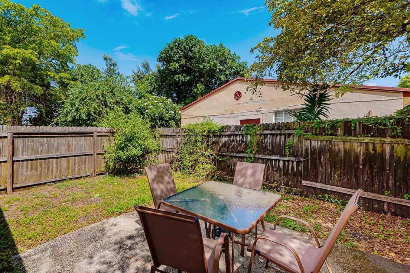 2 Bedroom House Minutes From Beach And Casino Db1 Dania Beach Exterior photo